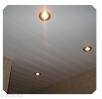 Реечный потолок белый матовый с белой вставкой  в ванную - Размер 2,4 м. x 1,8 м.
