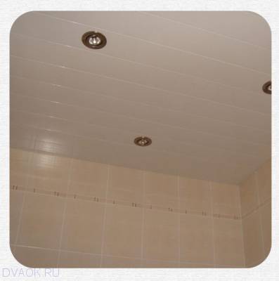 Потолок в ванной из пластиковых панелей: пластик ПВХ в ванной комнате на потолке, установка, монтаж