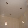 Подвесной реечный потолок белый матовый в туалет - Размер 1.27х0.9 м